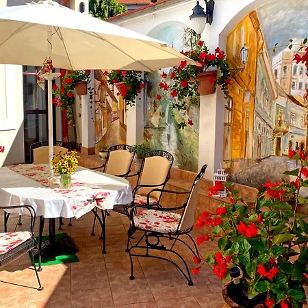 B&B Patria Panzio 에게르