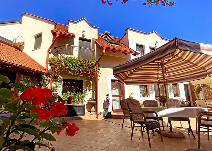 Frühstückspension Patria Panzio 3*